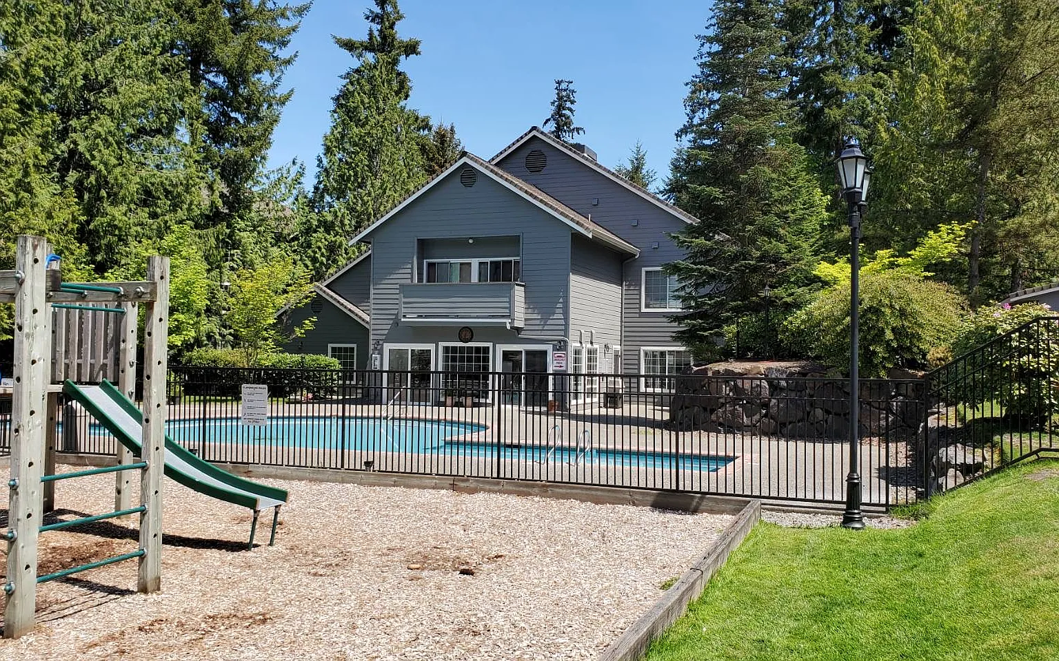 15433 Country Club Dr — Photo 4
