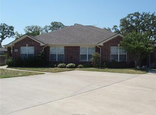 1604 Enloe Ct, Bryan, TX 77802