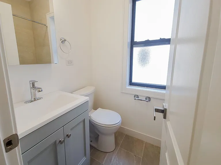 4600 N. Winchester / 1940-54 W. Wilson — Photo 15