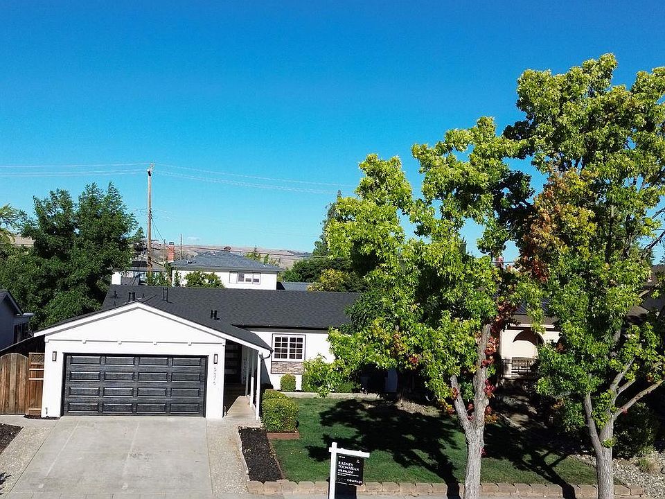 1st image of 5876 Embee Dr