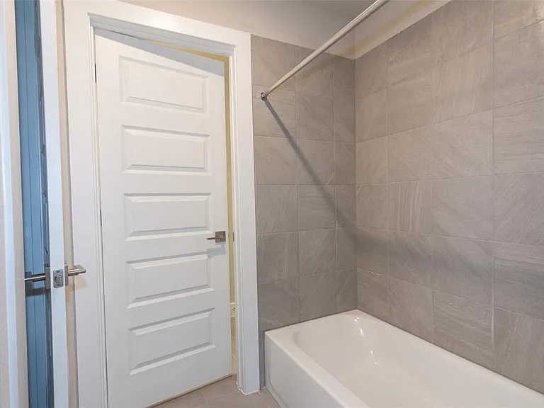 151 Victoria Peak Loop — Photo 20