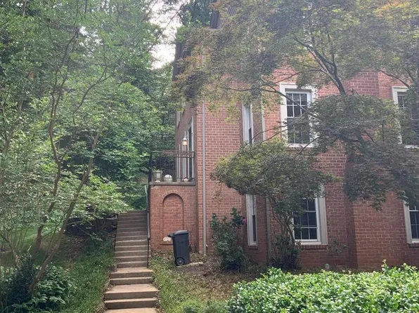 4618 Briar Patch Ct, Fairfax, VA 22032
