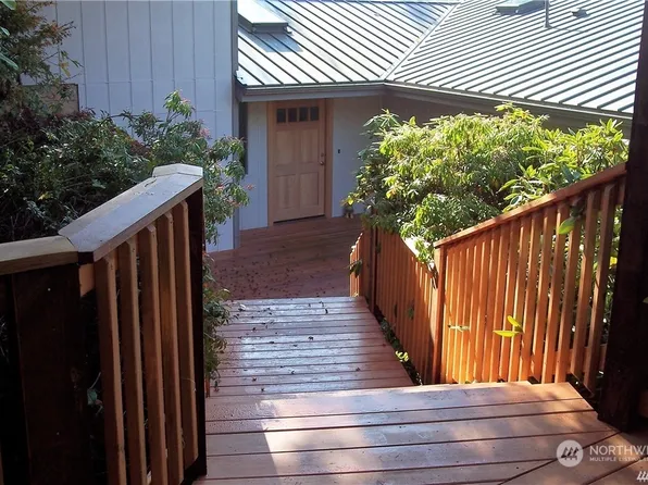 7700 47th Avenue NW, Tulalip, WA 98271