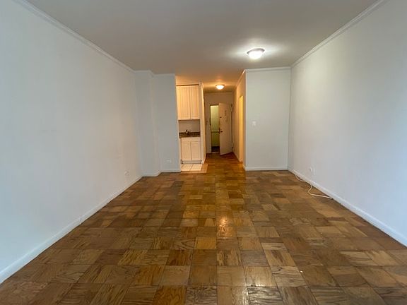 5th image of 300 W 55th St APT 10S