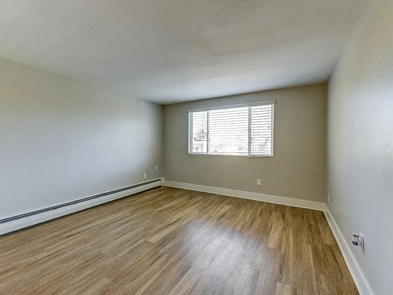 1302 Milwaukee St — Photo 9
