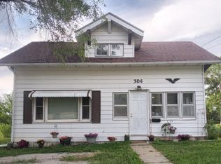 306 W Oak St, Mount Ayr, IA 50854