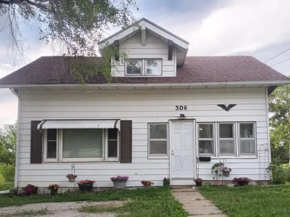 306 W Oak St, Mount Ayr, IA 50854