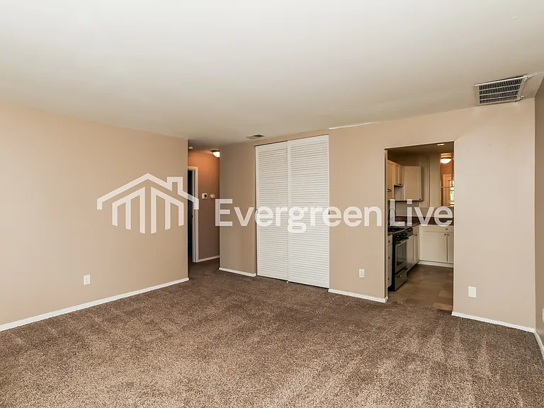 774 Crowden Dr — Photo 4