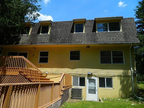 2nd image of 1405 Birch St