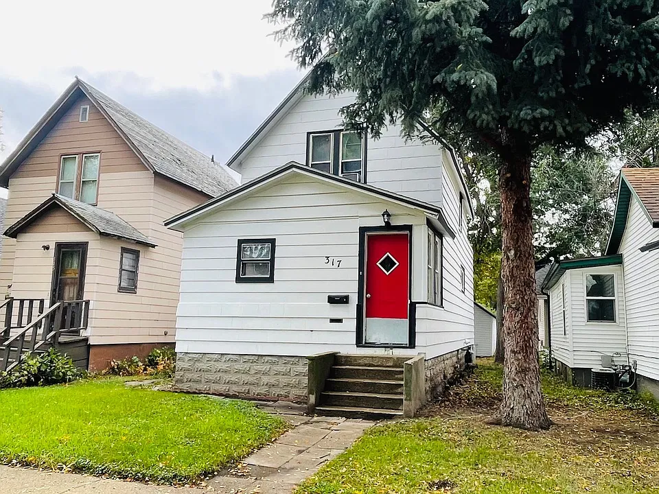 317 8th Ave SW