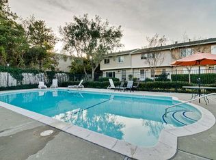 22 Comstock Queen Ct, Mountain View, CA 94043