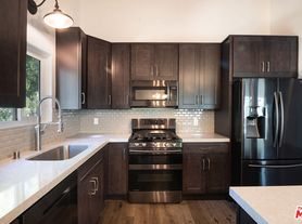 4810 Hollow Corner Rd, Culver City, CA