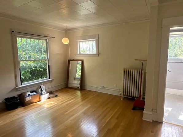 5808 15th Ave NE APT 6, Seattle, WA 98105