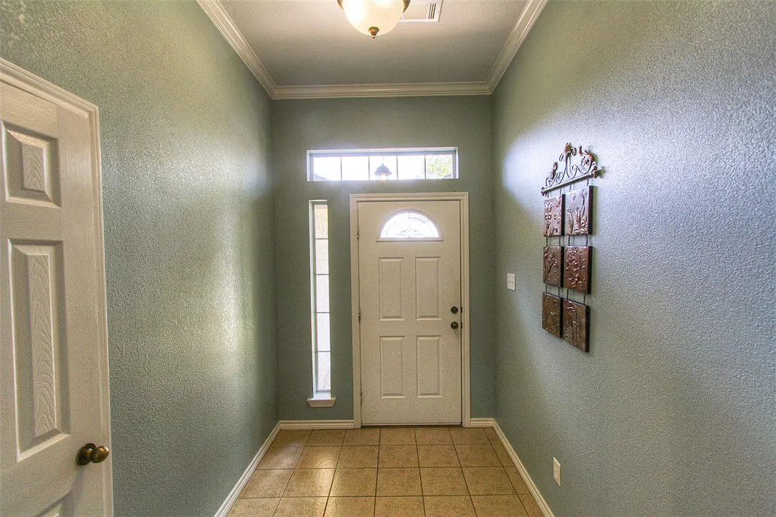 4 bed, 1765 sqft, $2,125 — Photo 2