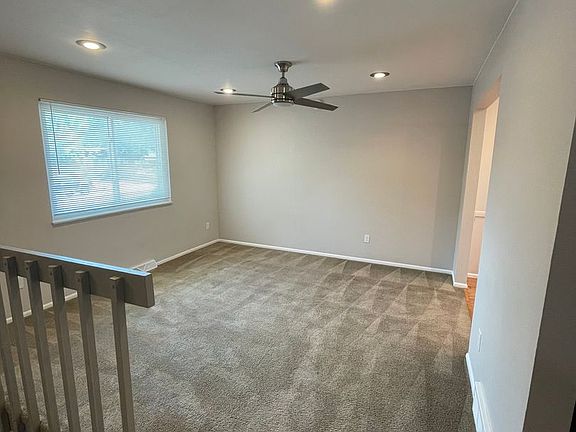 3rd image of 9131 W 90th Pl