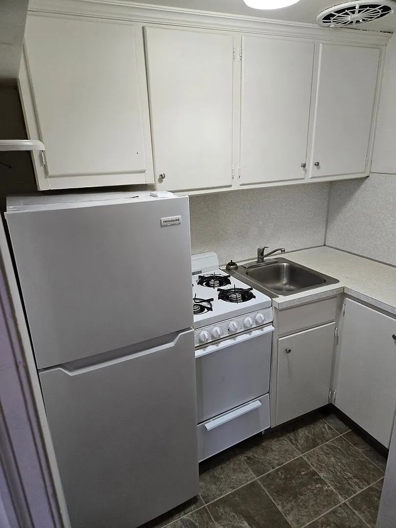 1038 S 16th Street Apartments — Photo 4