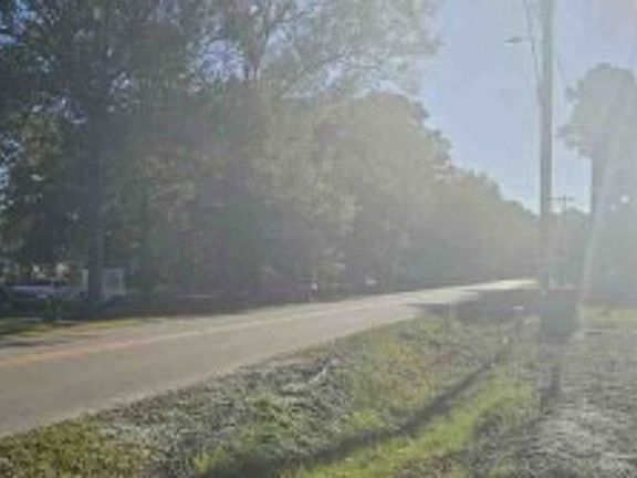 5th image of 222 Fiddie St