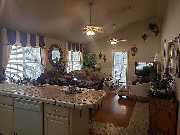 4th image of 4955 Water Oak Dr