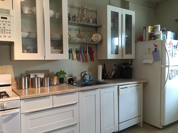 2nd image of 48 America St