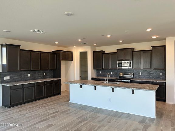 5th image of 17250 W DAHLIA Drive