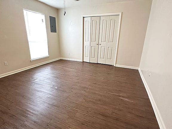 4th image of 103 Carolyn Dr