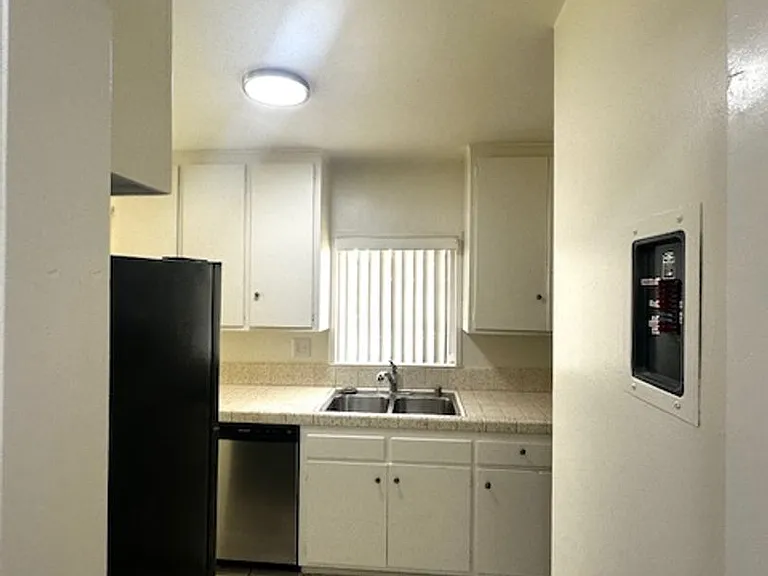 138 S Bryn Mawr St #6 — Photo 5