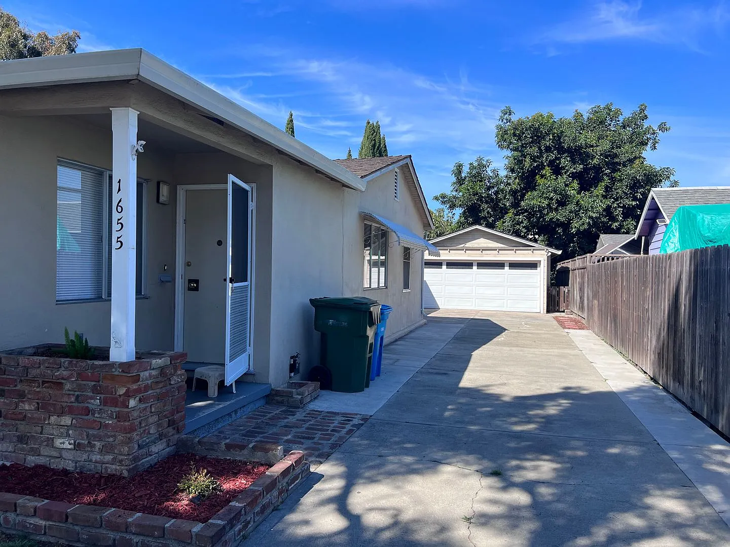 Coming Soon!! Excellent Santa Clara Location With Garage & Office/Bonus Room In Back - Desirable ... — Photo 1