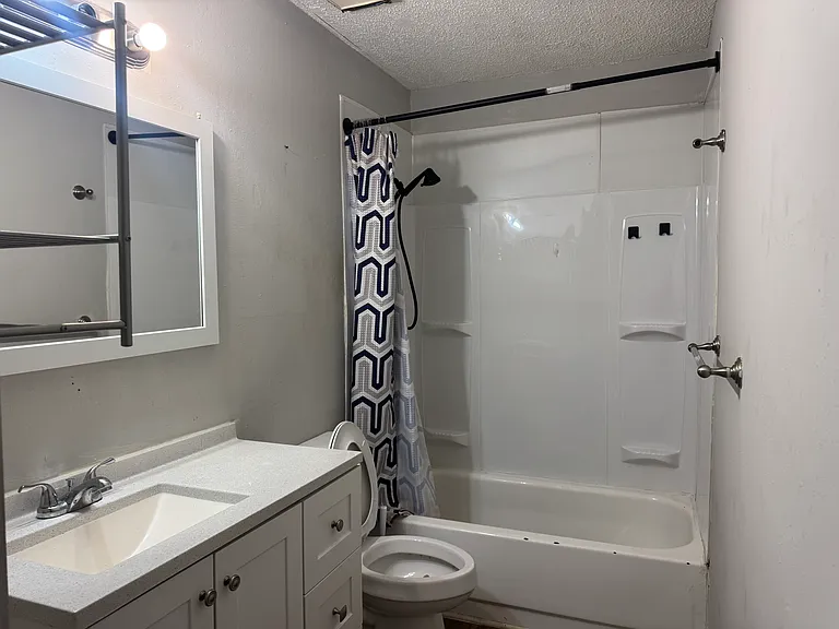 6103 1/2 E Shore Dr #C — Photo 7