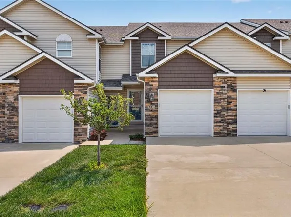 213 Pointe Ln, Raymore, MO 64083
