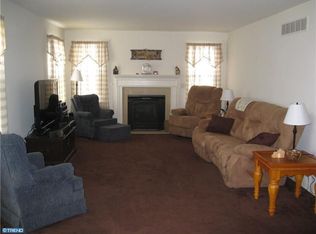 22 Chestnut Hill Ct, Swedesboro, NJ 08085