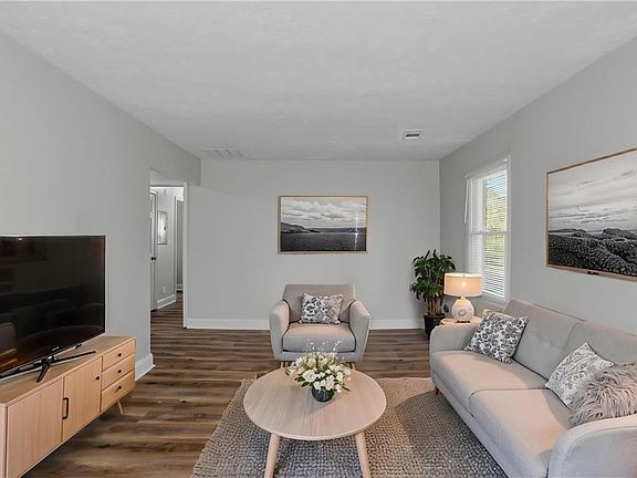 2nd image of 3741 Loren Dr