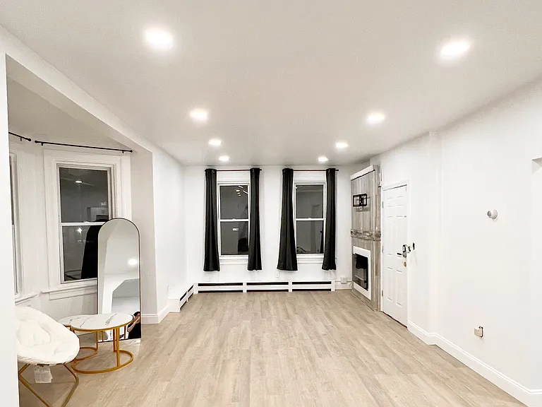 6 White Stone Pl #1 — Photo 9