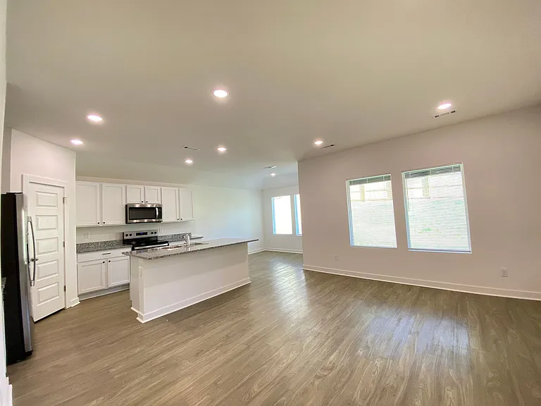 8404 Oxford Valley Dr — Photo 7