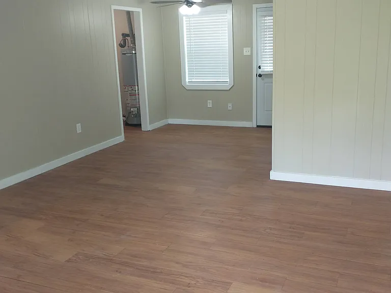 120 Oregon St — Photo 6