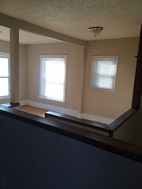 2nd image of 713 20th St APT 3
