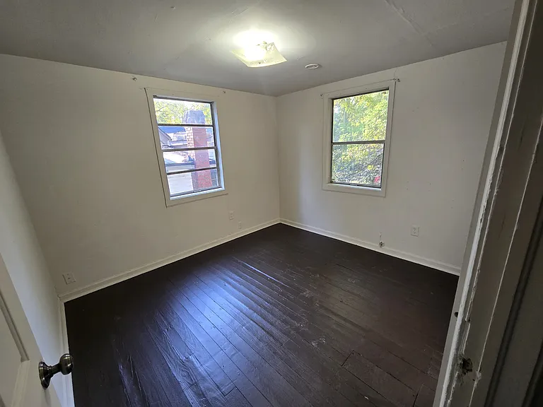666 Gilliam Ave — Photo 2