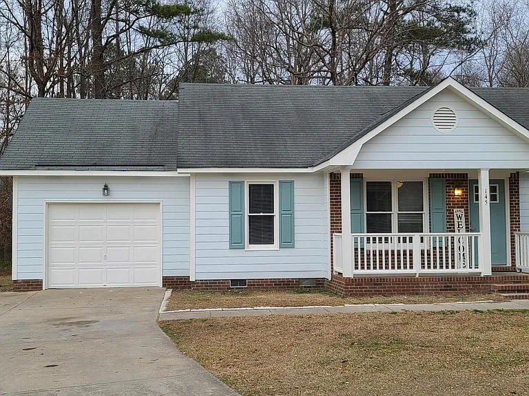 145 York Ct — Photo 1