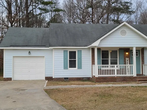 145 York Ct, Raeford, NC 28376