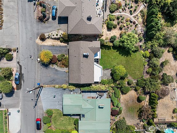 5th image of 12153 Marine View Drive SW