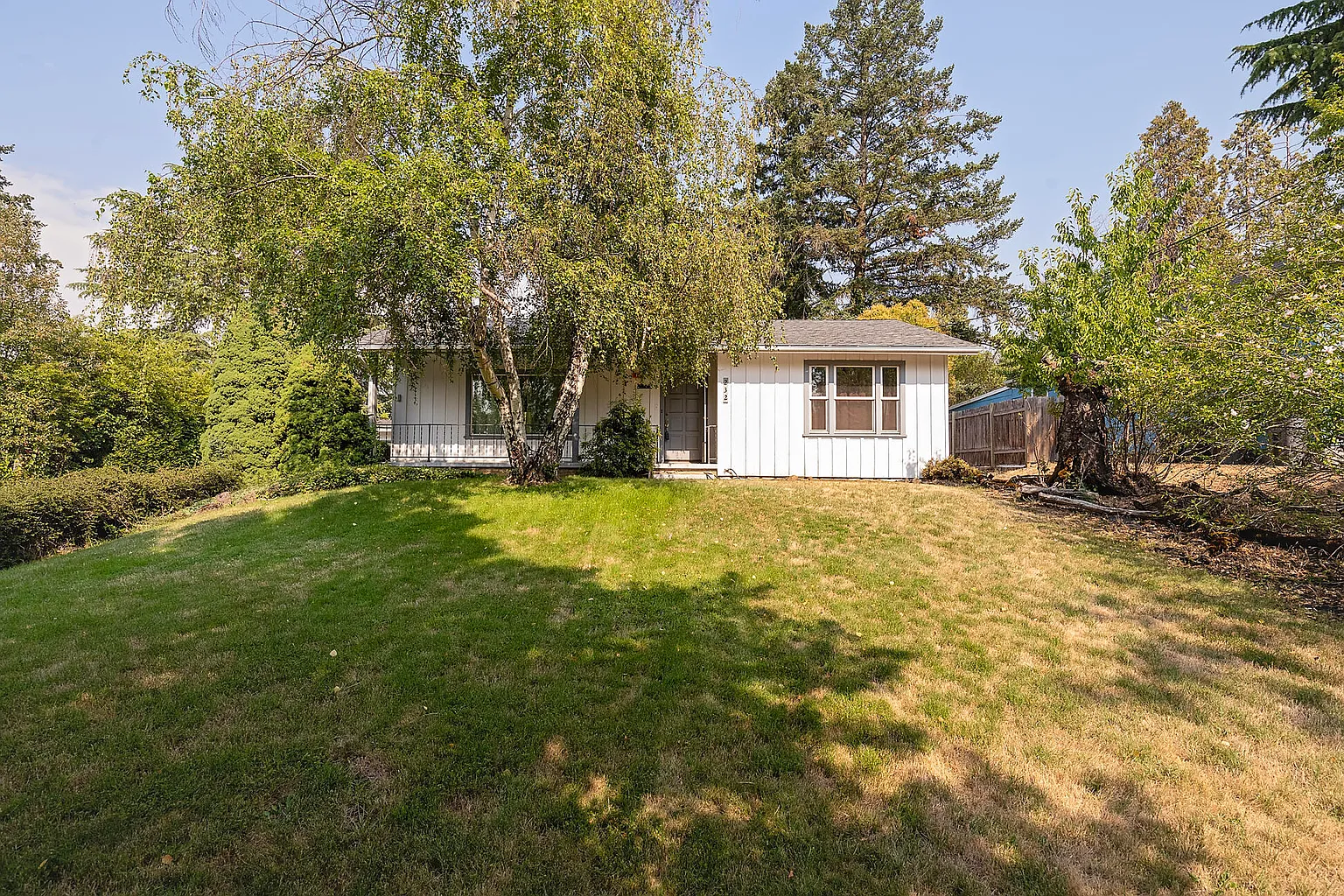 232 Bradford Way photo 1