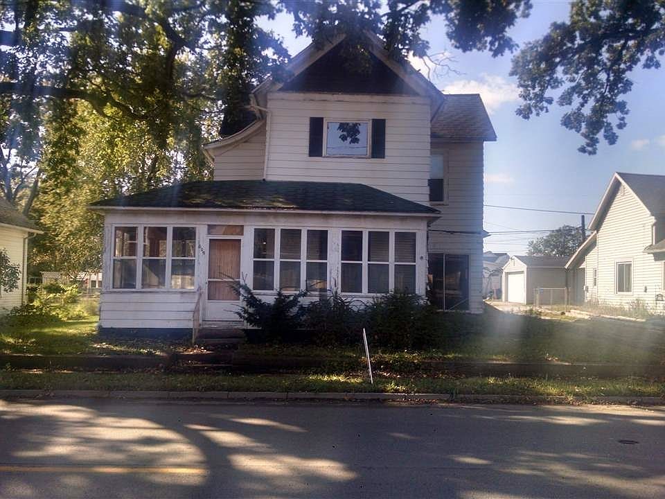 1st image of 609 N Walnut St