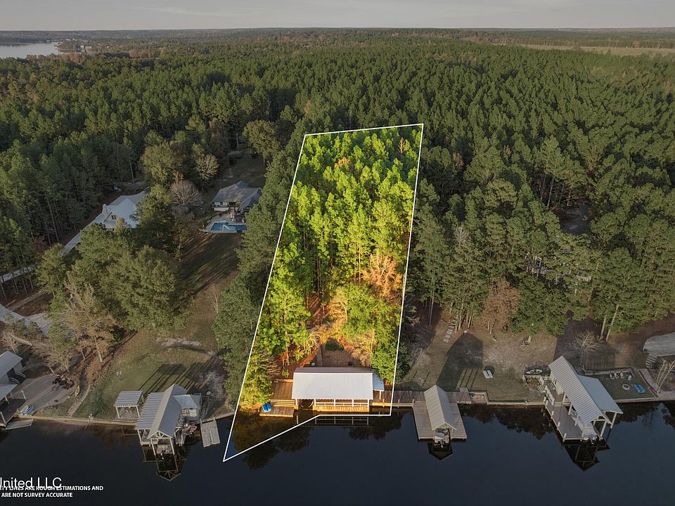 1st image of 15 Lakeridge Point