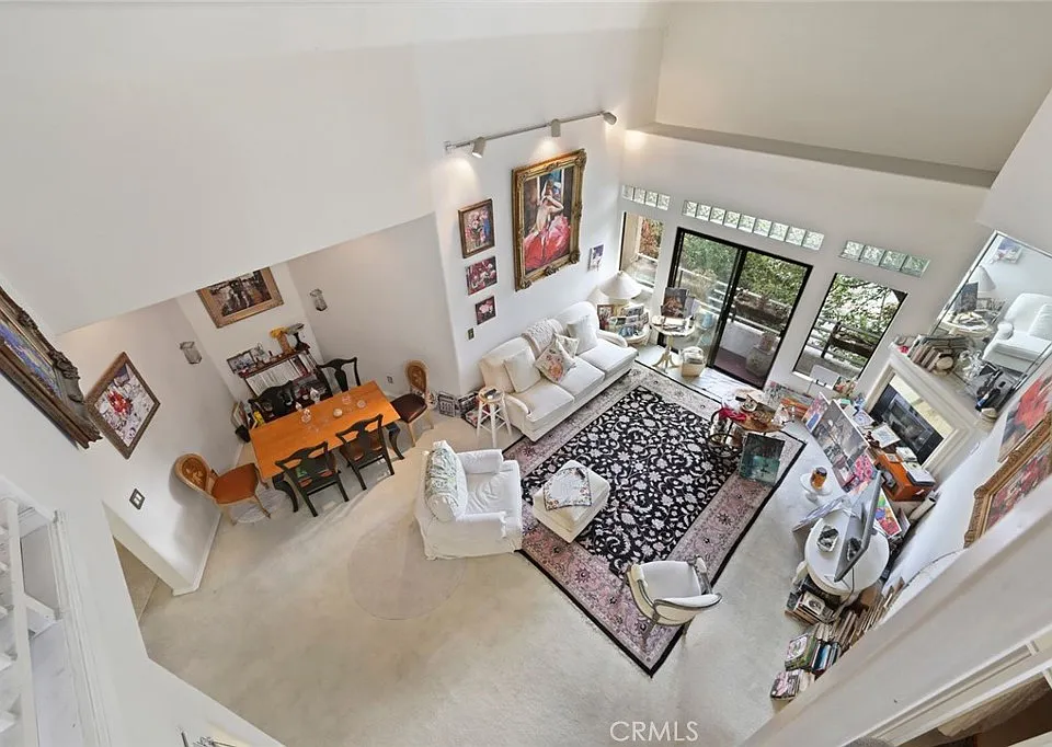 4477 Woodman Ave #310