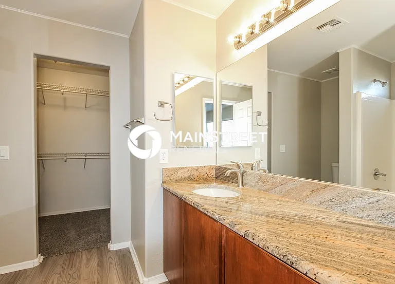 13000 W Lisbon Ln — Photo 5
