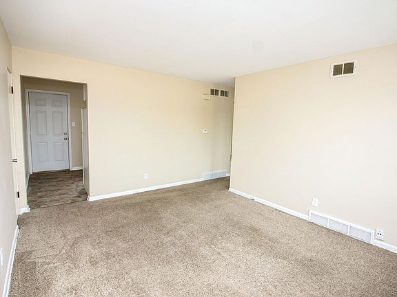 4th image of 7129 Columbia Ave #2W