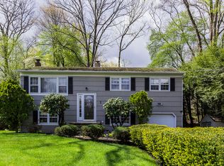 2 Beech St, Stanhope, NJ 07874
