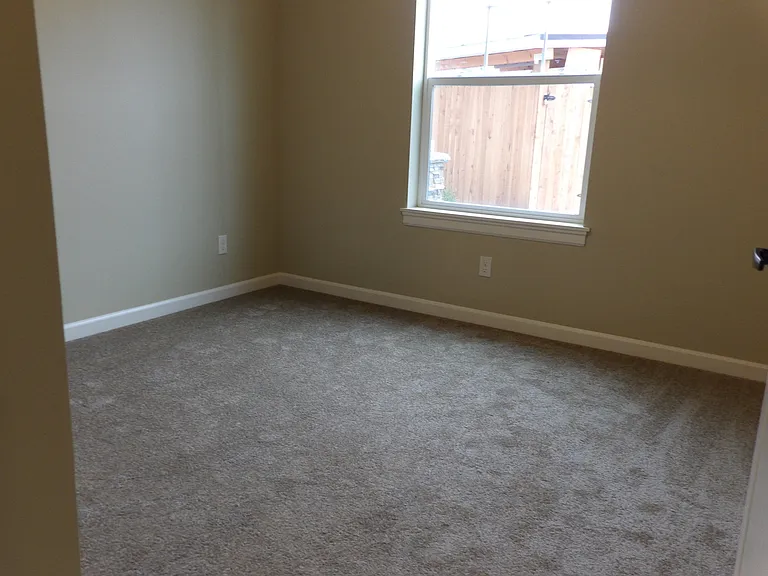 690 SE 5th Ave #102 — Photo 13