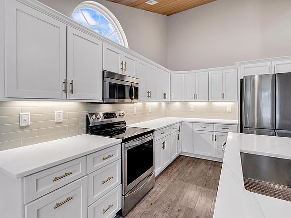 3rd image of 100 Vista Oaks Ct.