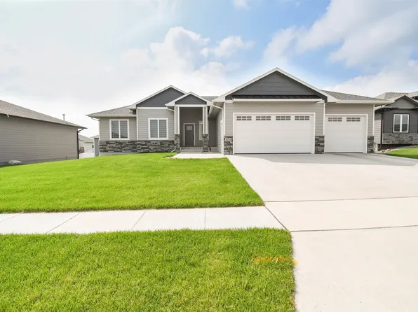 4204 N Interlachen Trl, Sioux Falls, SD 57107