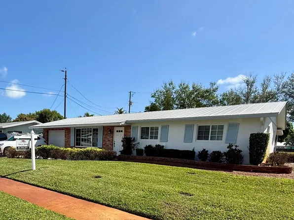 24 Pinetree Circle, Tequesta, FL 33469